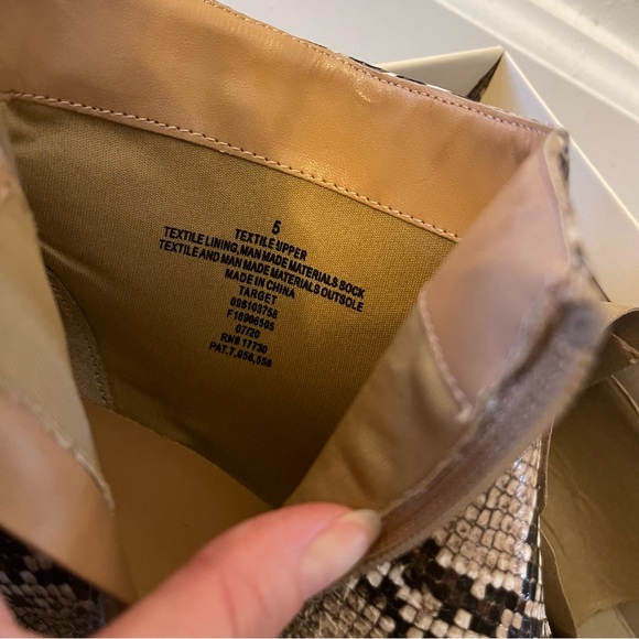 A new day Snakeskin Ankle Booties with Zipper - Picture 3 of 11